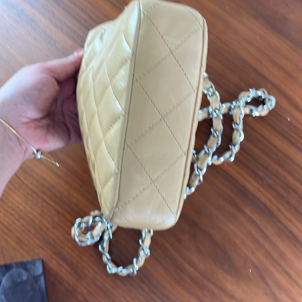 VINTAGE- CHANEL Lambskin Camera Bag - Picture 7 of 13